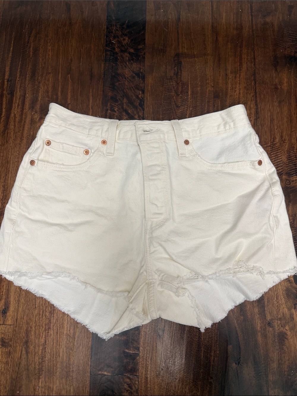 Women's White Levi Frayed Hem Denim Shorts